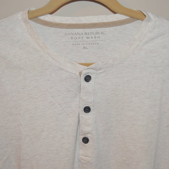 Banana Republic Henley - Picture 2 of 2